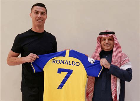 موعد حفل توقيع عقد رونالدو مع النصر والقنوات الناقلة
